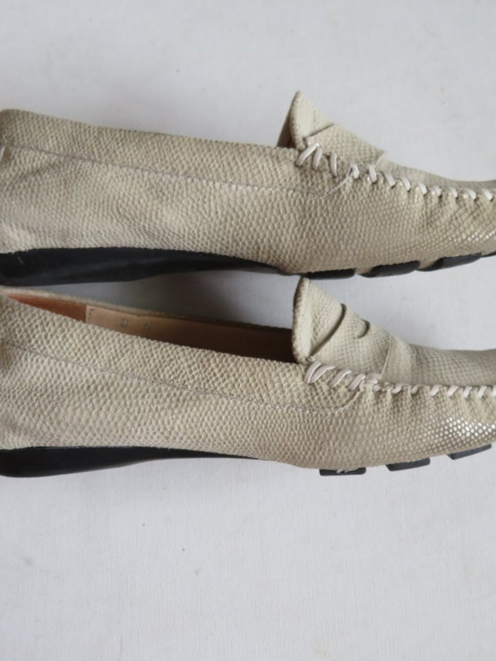 Vaneli Slip On Loafers Metallic White Ivory Women's 8 M - Picture 9 of 11